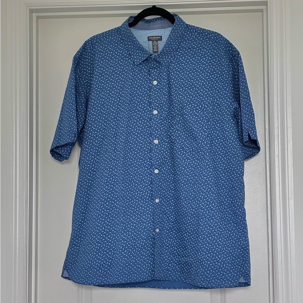 Van Heusen men’s button down shirt